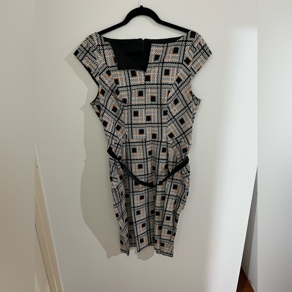 Cue dress size 14 - Picture 2 of 3